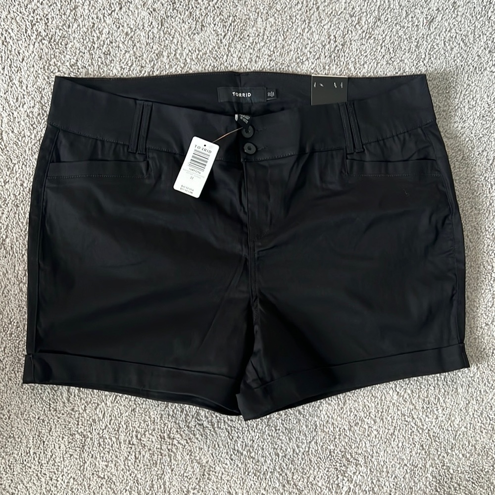 Mid rise sateen shorts - Torrid